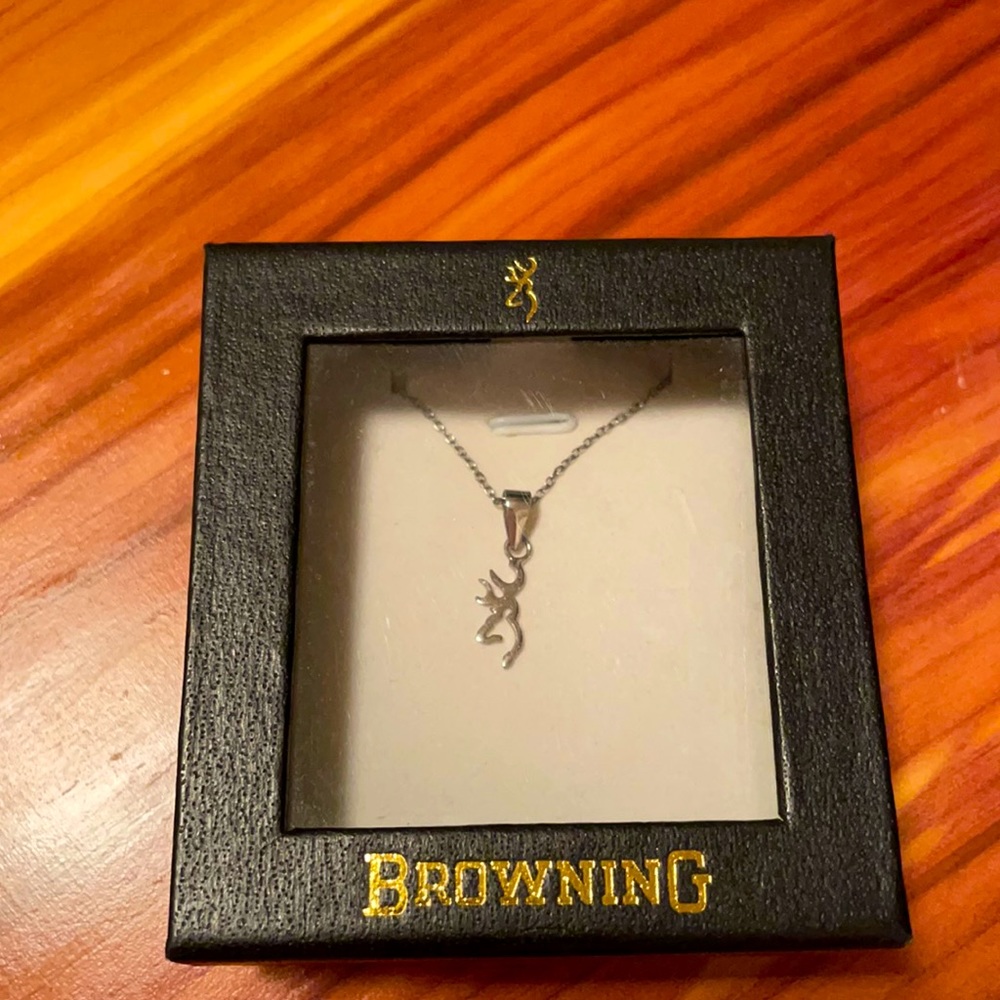 Silver Browning Buckmark Necklace